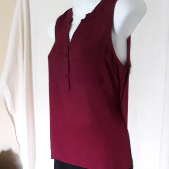 Charlotte Russe Burgundy Dressy V Neck Hi Lo Top - Picture 2 of 12